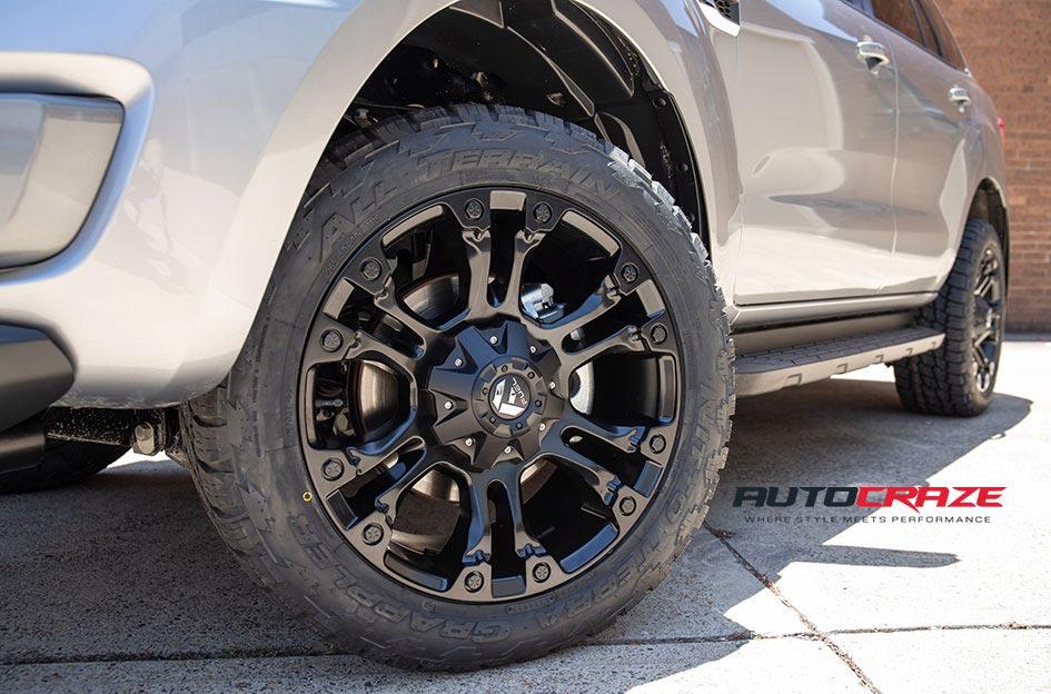 FORD EVEREST VAPOR BLACK MACHINED WITH DARK TINT